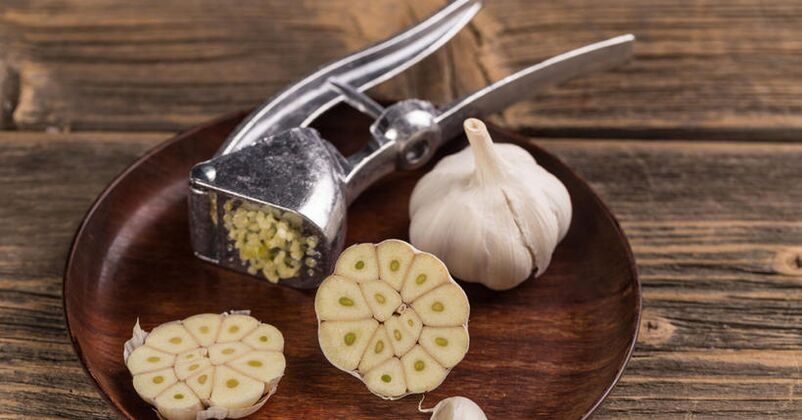 Garlic fights parasites in the body